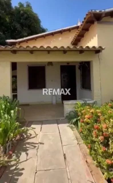 Casa tierra negra en venta