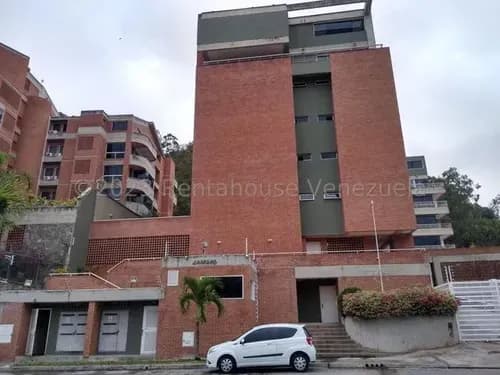Apartamento En Venta Lomas Del Sol , Pb De 154 Mts , Terraza , 3 Hab , 3 Baños , 3 Puestos , Vigilancia Privada . Mim 26-15146