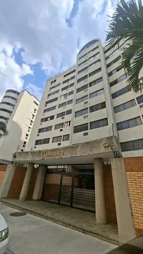 Angelica Rivas Vende Apartamento En Residencias Okinawa, Urbanización Prebo, Valencia Vzla