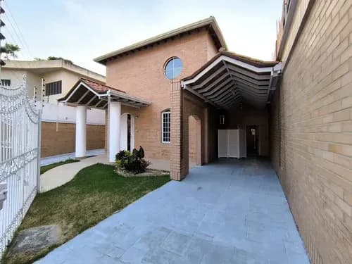 Papina Toledo Vende Moderna Casa En La Trigaleña, 434m2, Calle Privada, Gym, Sauna, Amoblada, 316831