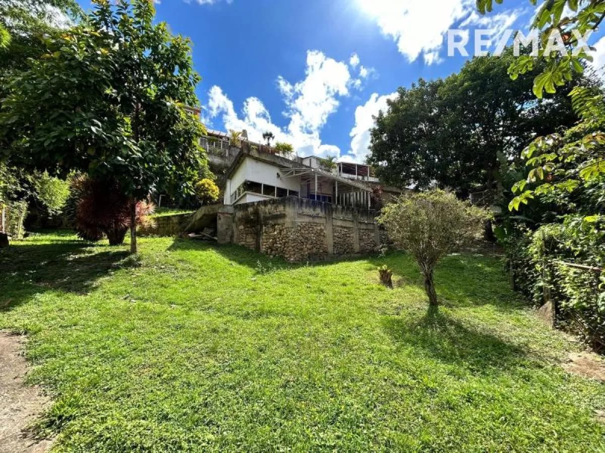 Casa Lomas del Club Hipico, carretera vieja las minas baruta