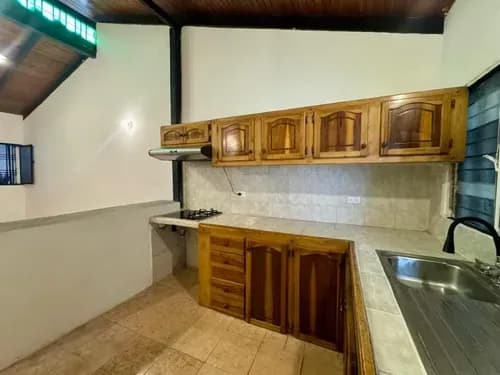 Casa En Alquiler - Urbanización Los Ángeles - Av. Rotaria