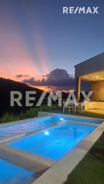 Casa en venta ubicada en Guataparo Lomas del Country
