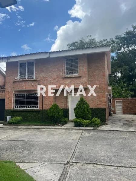 VENTA DE TOWN HOUSE GUATAPARO CONJUNTO RESIDENCIAL LOS ALEROS