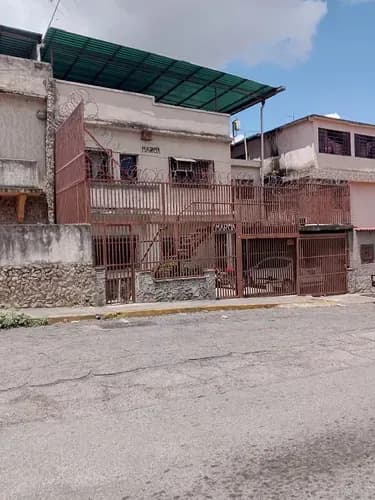 Oportunidad De Inversiòn Casa Comercial Urb. Mariperez Caracas