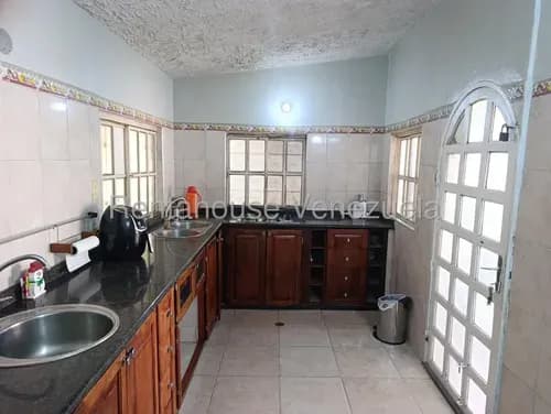 Casa En Venta En Conjunto Residencial Palo Negro En Aragua 26-11722 Irrr
