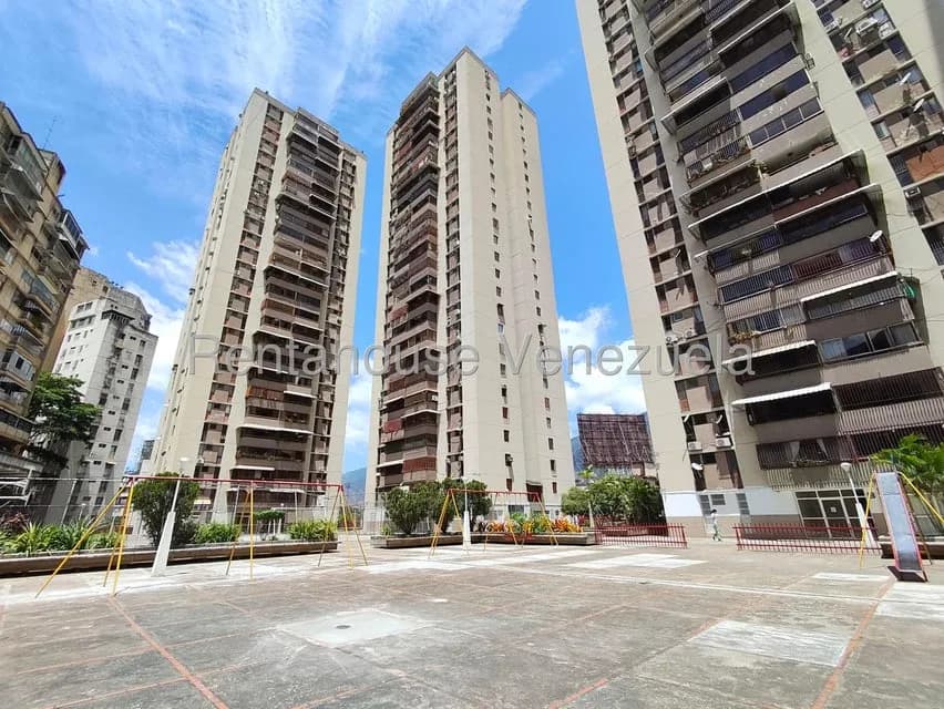 Apartamento (1 Nivel) en Alquiler en Colinas de Bello Monte, Distrito Metropolitano