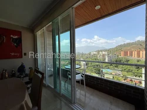 Apartamento En Venta En Escampadero Pisos De Marmol Terraza