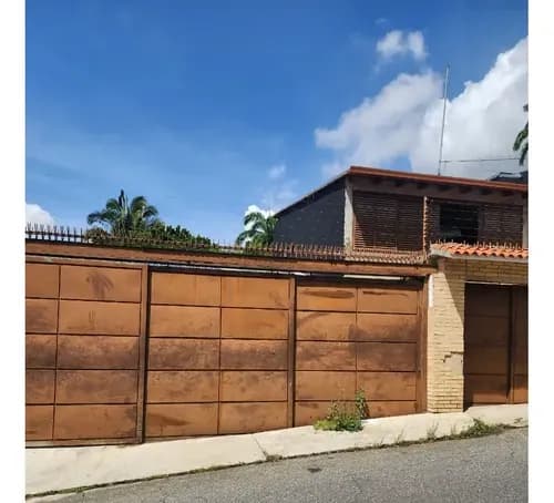Venta De Casa En Remodelación En Los Chorros