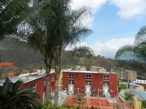 Lujoso Town House, De Niveles, Con Escaleras Y Ascensor - Franklin Marcano Mls #23-9552