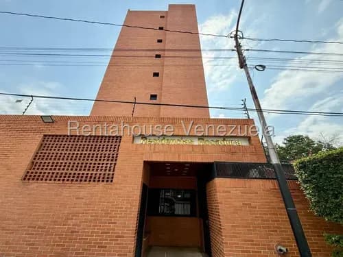 Diana Blanco Vende Amplio Penthouse, Dos Niveles, Estilo Único Y Moderno, Al Este De Barquisimeto, Espectacular Terraza Para El Disfrute Familiar, Con Vigilancia Las 24/7