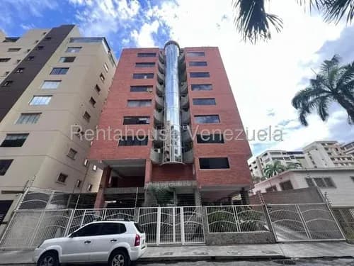 Oportunidad De Inversión Zona Norte Apartamento En Venta Amoblado Urb. San Isidro 26-17630 Hc