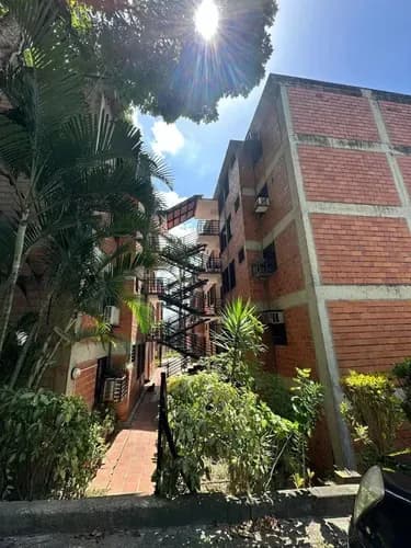 Daniel Camacaro Ofrece En Venta Apartamento De Oportunidad En Residencias Pedregal Urbanización Las Chimeneas(solo Clientes) Rmx