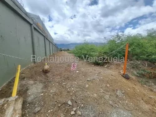 Terreno De Uso Industrial En Venta En Guatire. Luis Infante 26-20767