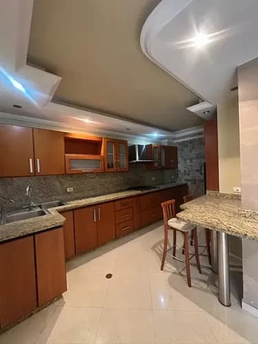 Townhouse En Alquiler, Ubicado En Altos Del Rincon. Mañongo Con Pozo Y Cerca Al Sambil. Naguanagua Ag