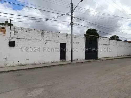 Terreno En Venta Urb La Coromoto, Maracay Oportunidad De Negocio #24-24714 Rm