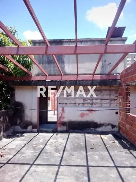 Edificacion en construcción con terreno propio