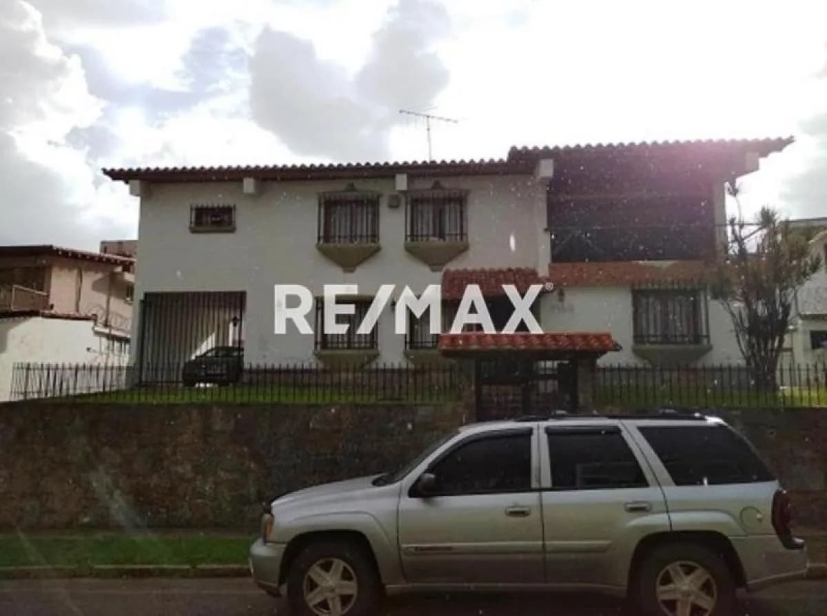 CASA EN VENTA - URB. EL MARQUÉS