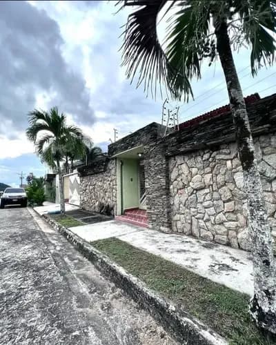 Casa En Altos De Guataparo Valencia Vende Dayanna Vasquez