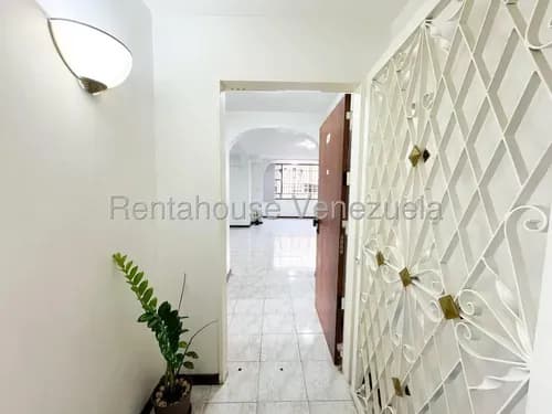 Apartamento En Alquiler La Urbina. 20560