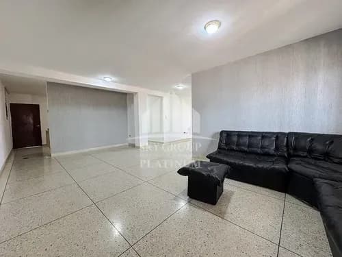 Apartamento En La Prolongación Girardot. Pla-1931