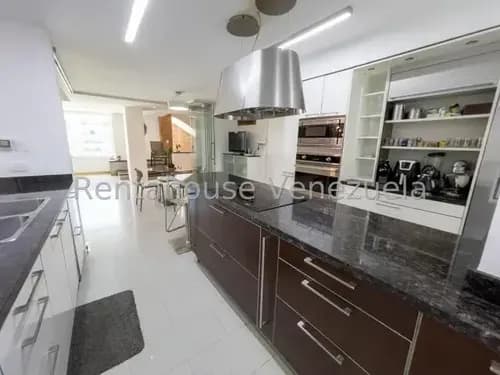 En Campo Alegre, Alquiler De Apartamento Duplex Calle Cerrada Con Increible Vista Al Avila 25-7256