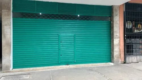 Johana Lazaro Alquila Local Comercial Sin Amoblar Frenta La Plaza La Candelaria ***solo Clientes Directos**