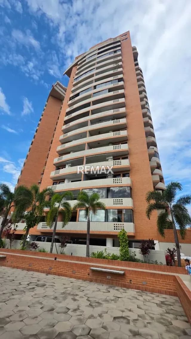 SE ALQUILA APARTAMENTO EN URB. VALLE BLANCO