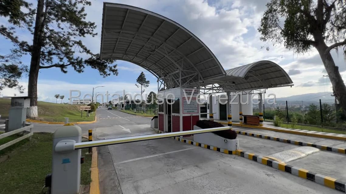 Terreno (Residencial) en Venta en Los Picachos, Miranda