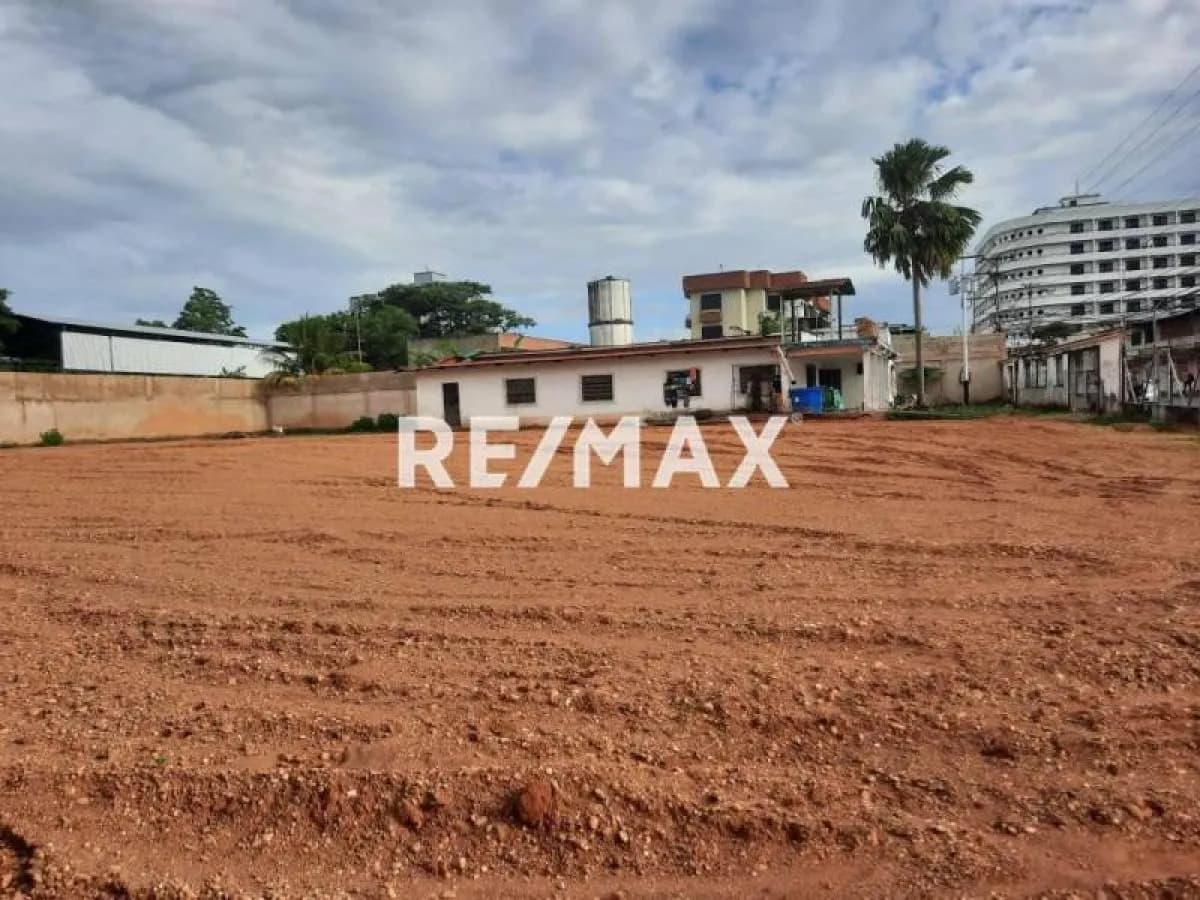 Versátil Parcela en Venta en Urbanización Alberto Ravell, Maturín, Estado Monagas, VEN