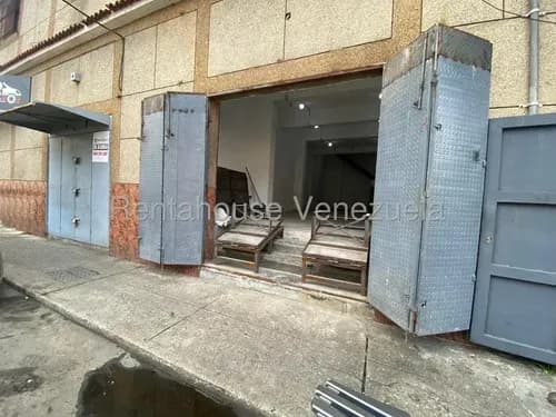 Yb Se Ofrece En Venta Amplio Local Comercial A Pie De Calle En Puente Hierro #25-12504