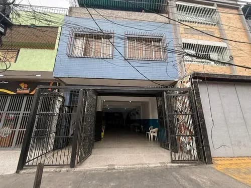 Local A Pie De Calle - Catia - Rubro Diverso - Alto Trafico Peatonal