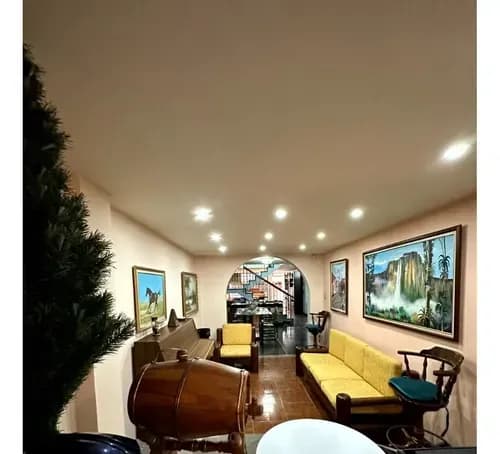 Quinta En Venta La Trinidad Avenida San Sebastián