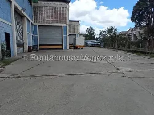 Imponente Galpón En Venta De 4,860 M2 Ofrece La Infraestructura Y Visibilidad Que Toda Empresa Sólida Requiere Para Dominar El Mercado En Antimano Mls #26-19790