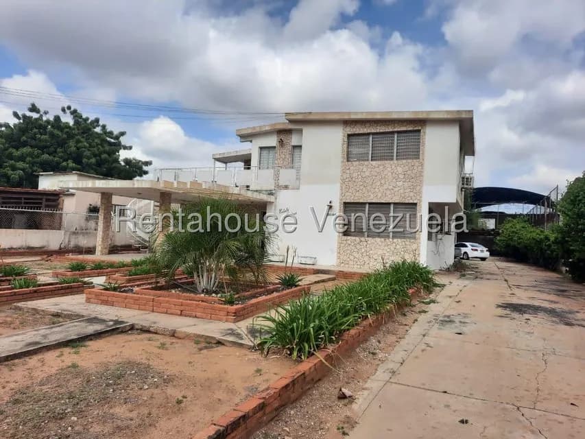 Casa (Multipes Niveles) en Venta en El Prado, Zulia