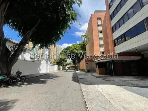 Apartamento En Alquiler Mls 26-21540. Ycl.