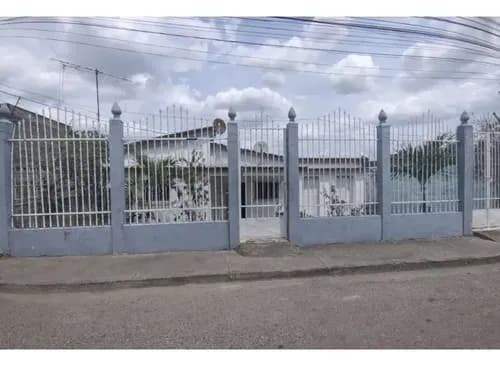 Terreno Con Casa Y Residencias En El Brr La Pastora Ve21-294lp-gmon
