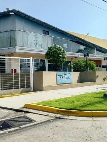 Nueva Captación Local En Venta Planta Baja Guacara C.c.prisma Inversión 50,400$ Características Destacadas Área 63m2 + Mezanine Pisos Cemento Pulidos Recién Pintado Electricidad 110/220 Tr