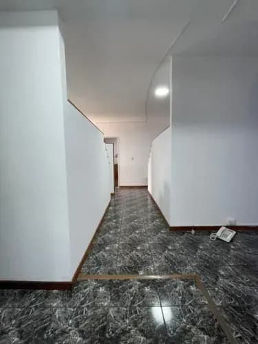 Venta De Oficina En La Campiña: Sala De Juntas Y Ubicación Estratégica