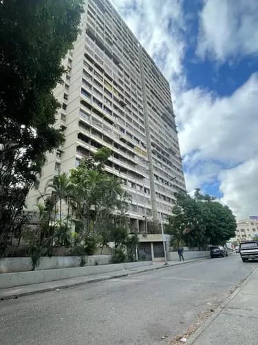 Alquilo Apartamento Semi Amoblado A Dos Cuadras Del C.c El Recreo (hs)