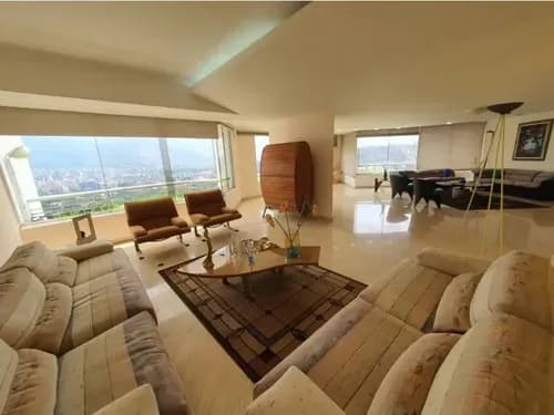 Ph En Venta De 566m2 En Valle Arriba. LG