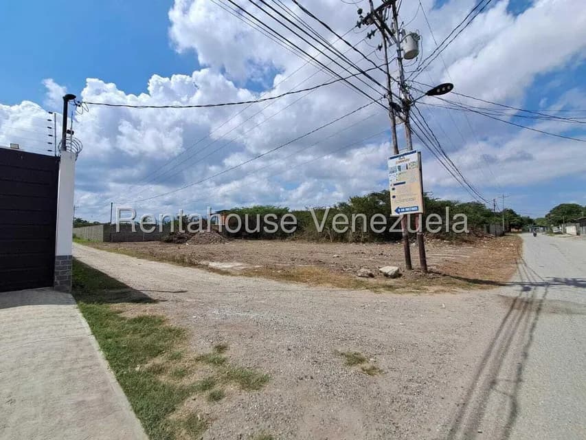 Terreno (Comercial) en Venta en El Mayal, Lara