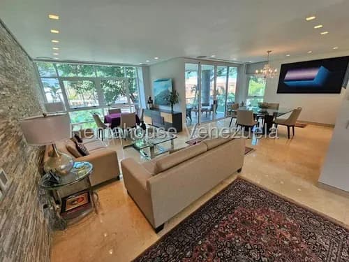 Apartamento En Venta En La Castellana Totalmente Remodelado En Edificio De Baja Densidad, Con Ascensor Privado Y Pozo De Agua