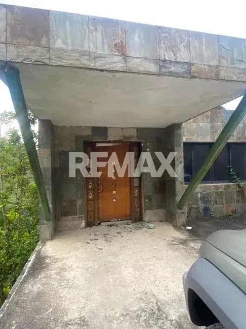 CASA EN OBRA GRIS CAICAGUANA