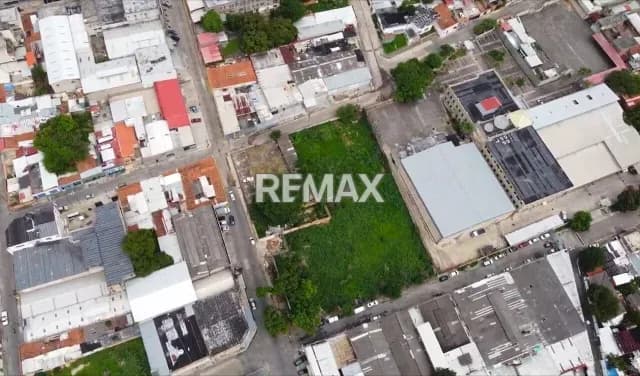 Terreno de OPORTUNIDAD en av Navas Spinola 6243m2 para inversionistas