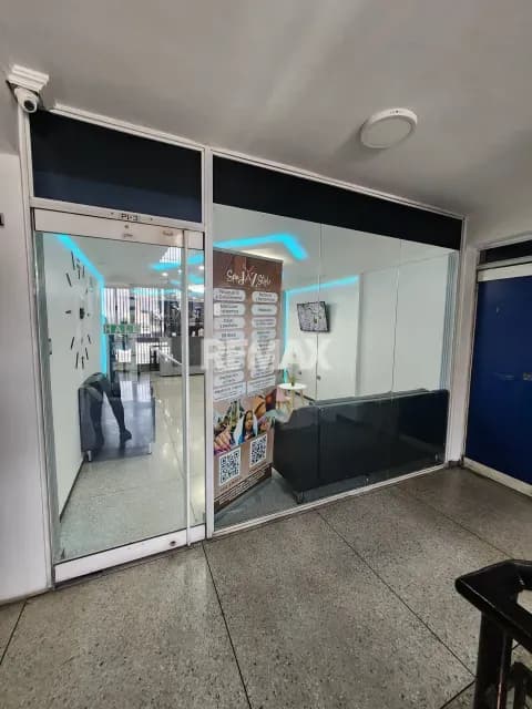 LUJOSO LOCAL COMERCIAL 3 EN 1 UBICADO EN SECTOR CENTRO DE CAGUA