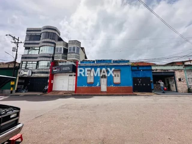 EN VENTA Casa para remodelar en la carrera 4 de la Concordia, media cuadra del Estadio Tachira.