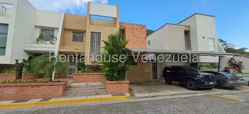 Townhouse Con Panta Electrica En Venta Ubicado En Altos De Guataparo Valencia Carabobo Codigo 26-21717