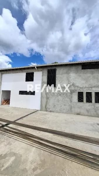 SE VENDE CASA EN OBRA GRIS EN RES, ANAMAR