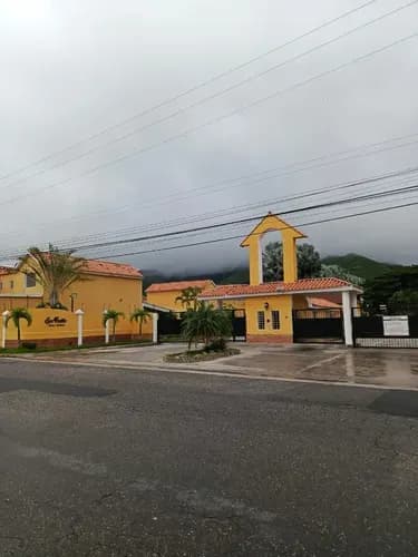 Townhouse En Venta En Los Frailes, San Diego Gz